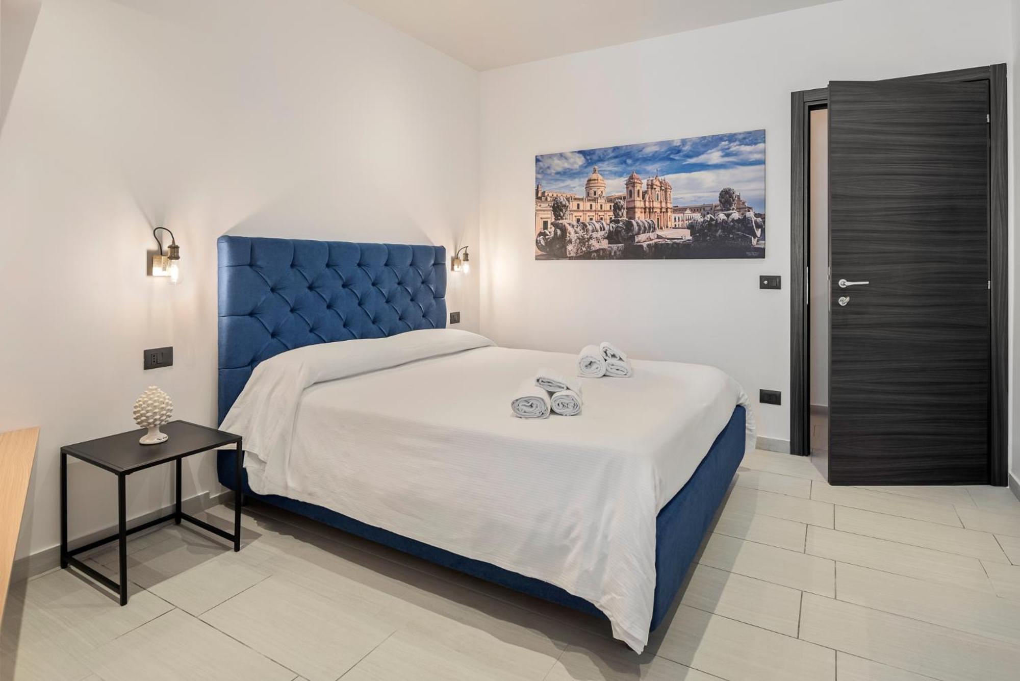B&B Casa Giunchiglia Noto Bagian luar foto
