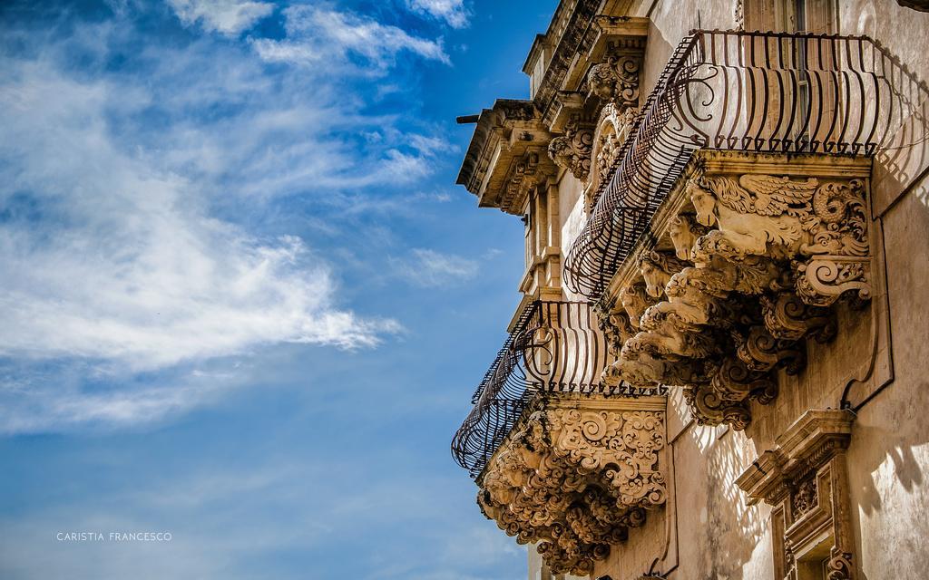 B&B Casa Giunchiglia Noto Bagian luar foto