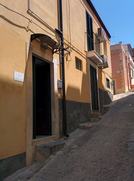 B&B Casa Giunchiglia Noto Bagian luar foto